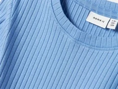 Name It cornflower blå top med trompetærmer